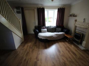 2 bedroom terraced house to rent