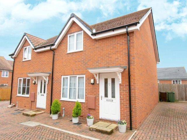 2 bedroom terraced house to rent