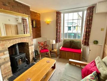2 bedroom terraced house to rent