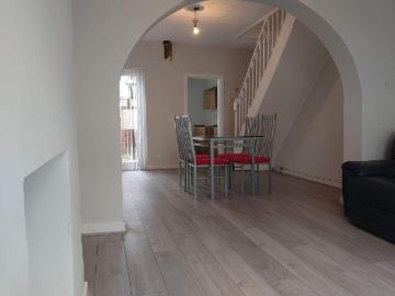 2 bedroom terraced house to rent