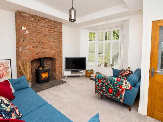 2 bedroom terraced house to rent