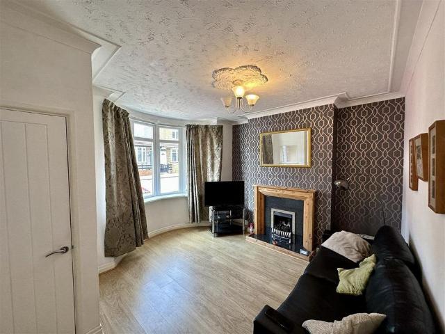 2 bedroom terraced house to rent