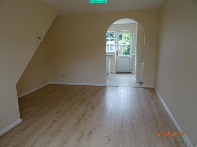 2 bedroom terraced house to rent