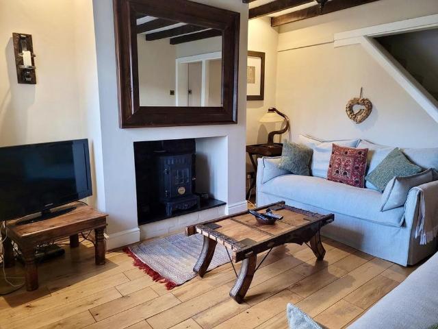 2 bedroom terraced house to rent