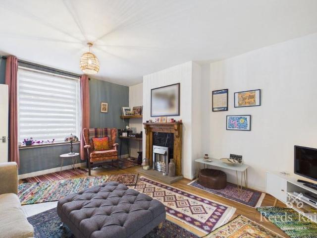 2 bedroom terraced house to rent
