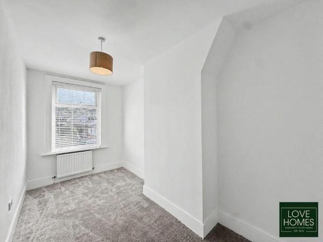2 bedroom terraced house to rent