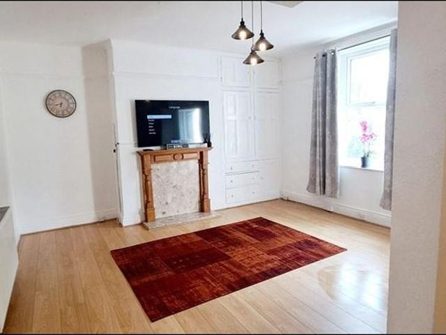 2 bedroom terraced house to rent