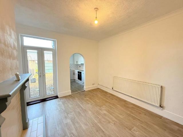 2 bedroom terraced house to rent