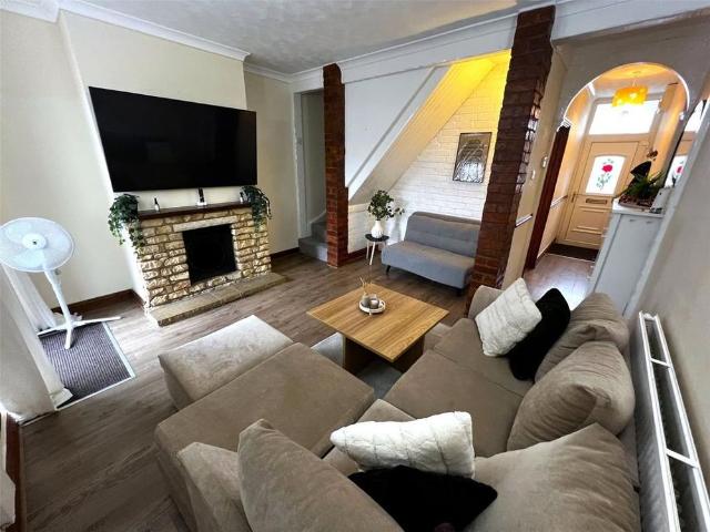 2 bedroom terraced house to rent