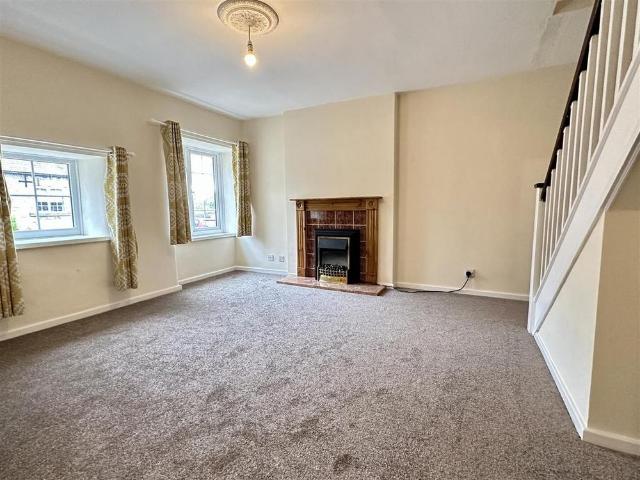 2 bedroom terraced house to rent