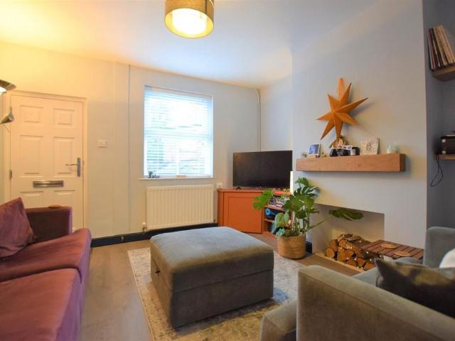 2 bedroom terraced house to rent