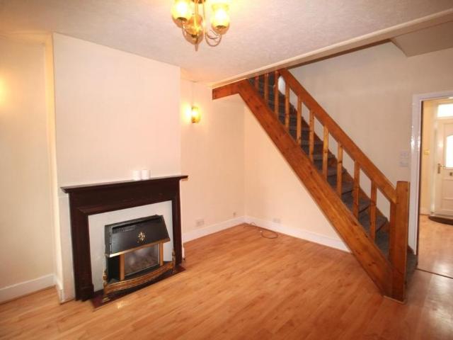 2 bedroom terraced house to rent