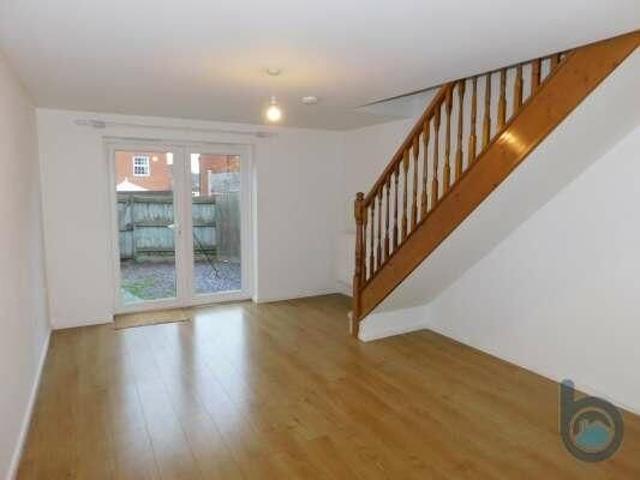 2 bedroom terraced house to rent