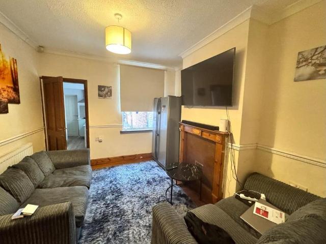 2 bedroom terraced house to rent
