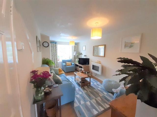 2 bedroom terraced house to rent