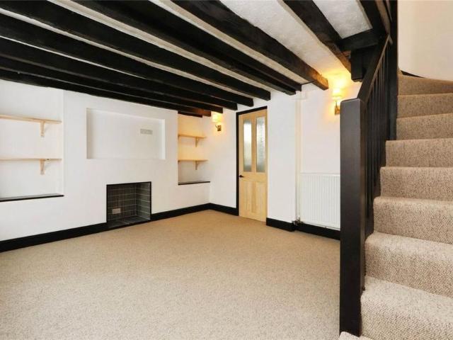 2 bedroom terraced house to rent
