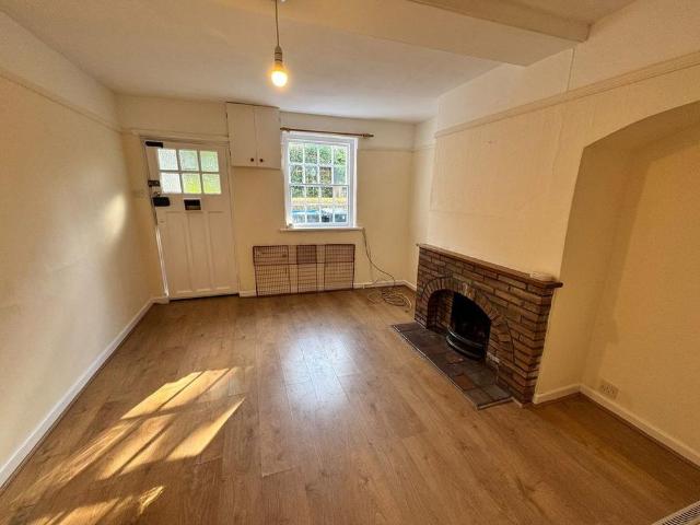 2 bedroom terraced house to rent