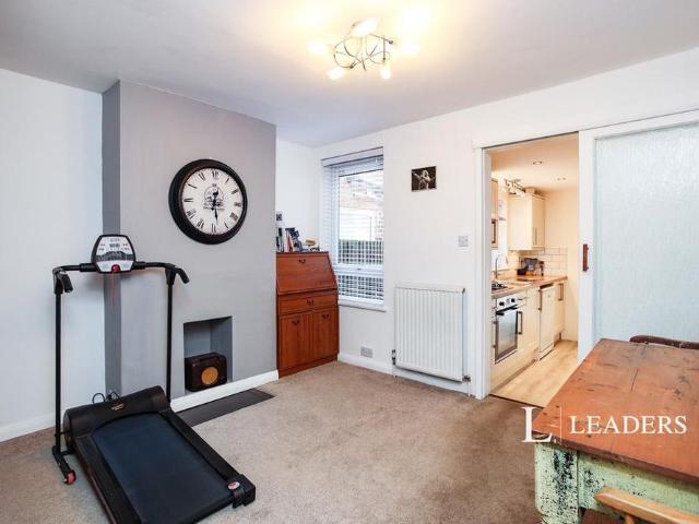 2 bedroom terraced house to rent