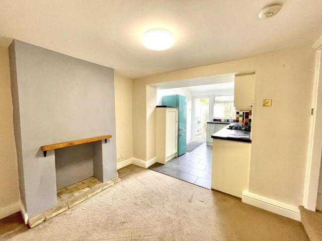 2 bedroom terraced house to rent