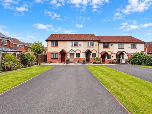 2 Bedroom Terraced House To Rent In Wye Dale, Church Gresley, Swadlincote, DE11