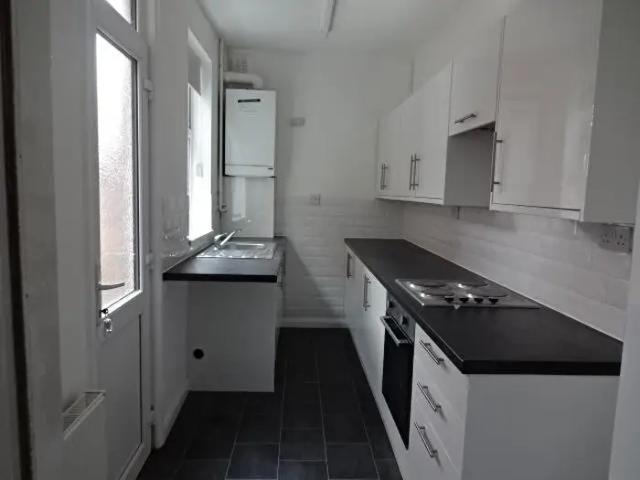 2 Bedroom Terraced House To Rent In Bolton Road, Leicester, LE3