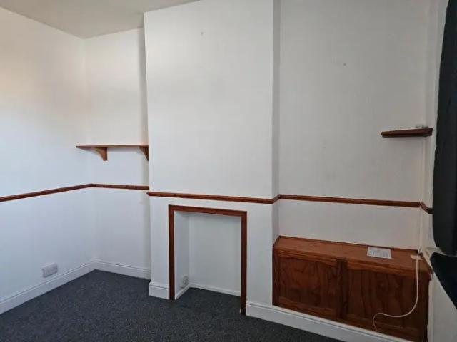 2 Bedroom Terraced House To Rent In Boscombe Road, Birmingham, B11
