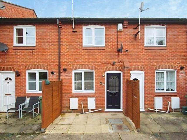 2 Bedroom Terraced House To Rent In Chestnut Cottages, Mitre Street, Buckingham, MK18