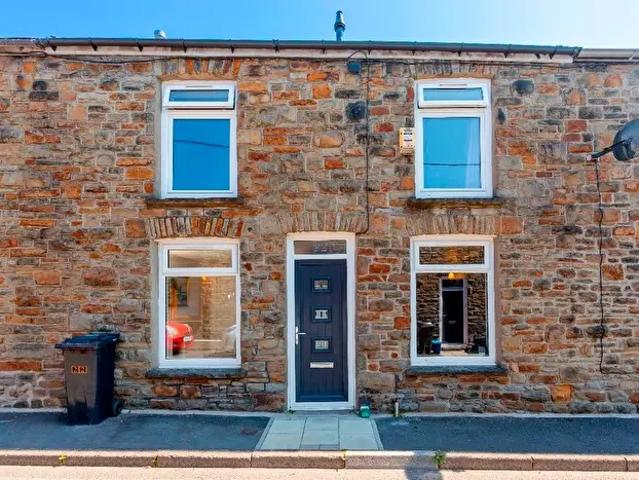 2 Bedroom Terraced House To Rent In Commercial Street, Bedlinog, Treharris, CF46