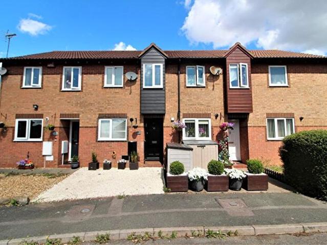 2 Bedroom Terraced House To Rent In Hexham Gardens, Bletchley, MK3