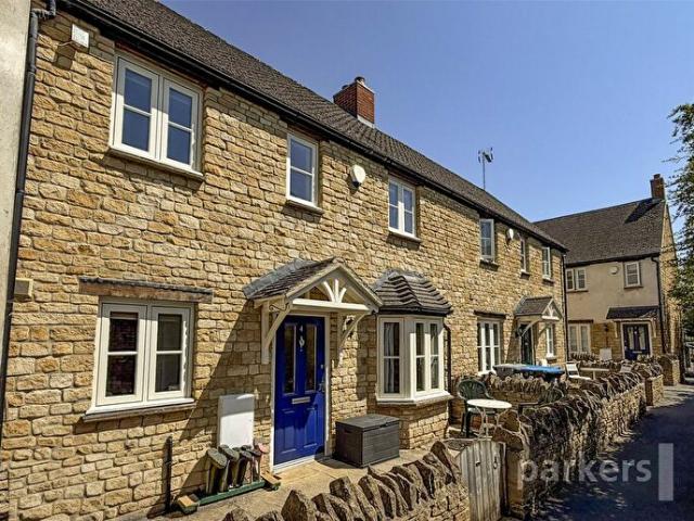 2 Bedroom Terraced House To Rent In High Street, Witney, Oxfordshire, OX28