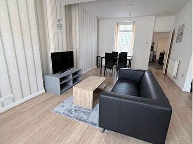 2 Bedroom Terraced House To Rent In Oxford Street, Swansea, SA1