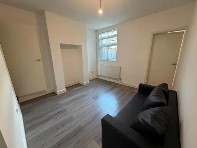 2 Bedroom Terraced House To Rent In Rossington Road, Nottingham, NG2