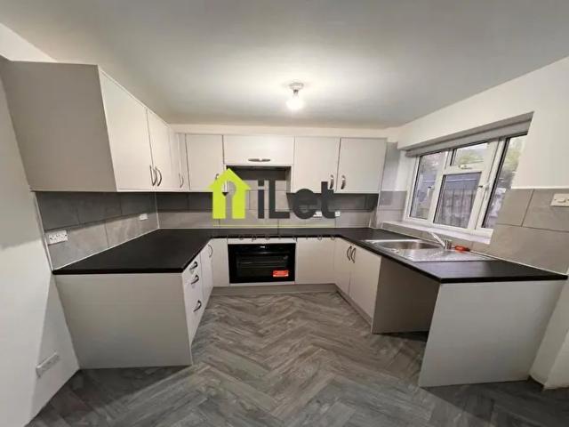 2 Bedroom Terraced House To Rent In Rothesay Road, Northampton, NN2