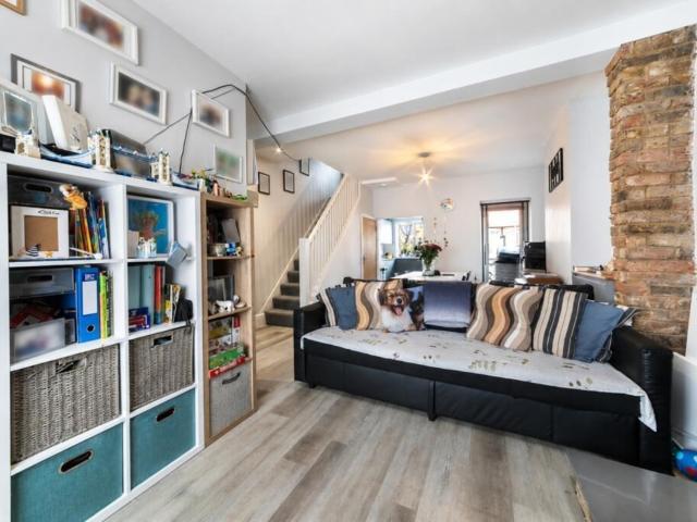 2 bedroom terraced house to rent on Sandown Road, London