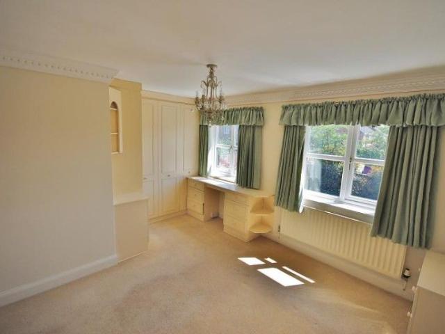 2 Bedroom Terraced To Let
