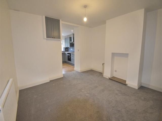 2 Bedroom Terraced To Let