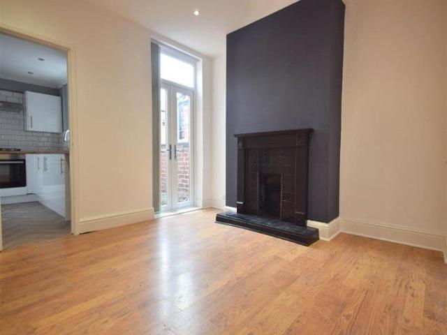 2 Bedroom Terraced To Let