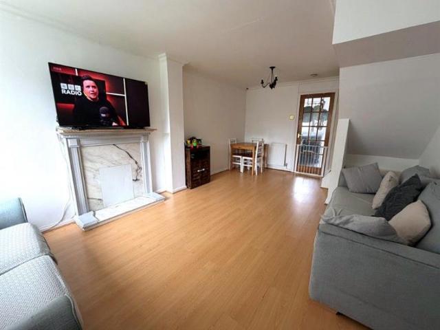 2 Bedroom Terraced To Let