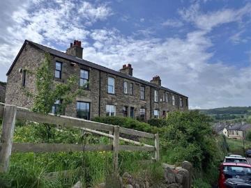 2 Bedroom Terraced Available Arranging tenancy