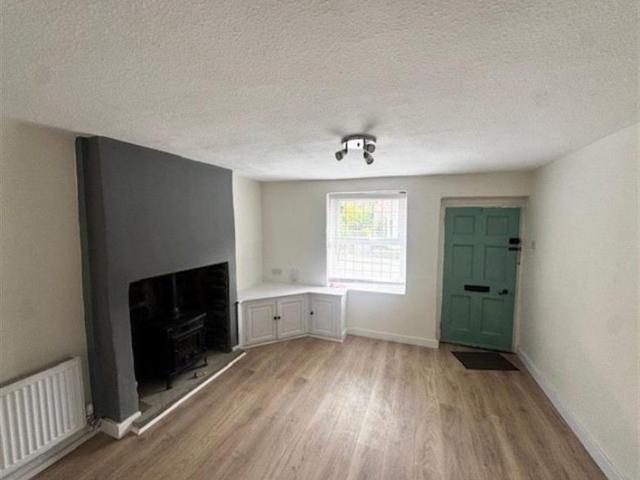 2 Bedroom Terraced To Let
