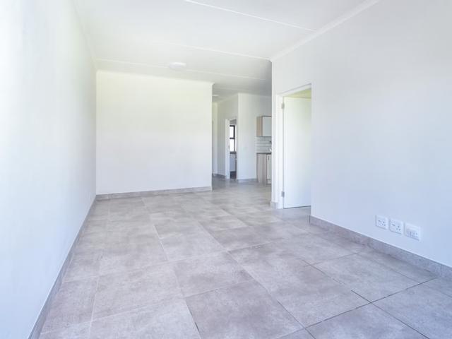 2 bedroom Third Floor Apartment in Vista Verde, Somerset West!