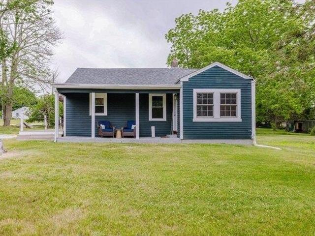 2 bedroom, Tiverton RI 02878 105514771