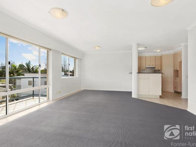 2 Bedroom Tuncurry Unit Prime Location
