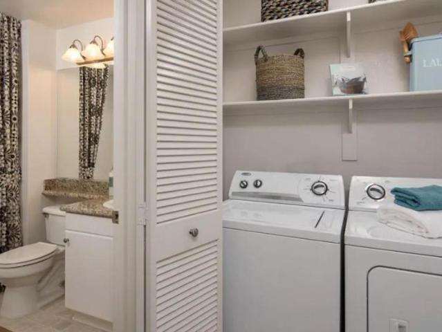 2 bedroom, Tustin CA 92782 104084976