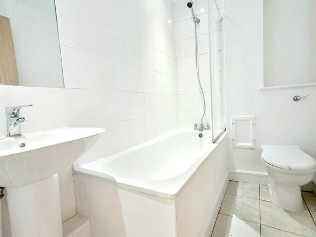 2 Bedroom unfurnished apartment Central Location