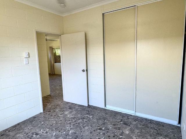 2 Bedroom Unfurnished Unit in Mossman