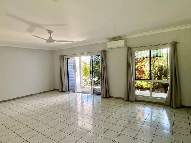 2 Bedroom Unfurnished Unit in Mossman