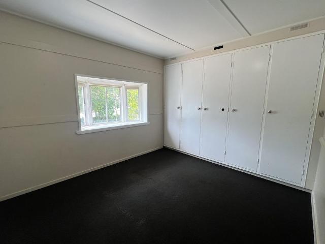 2 Bedroom Unit 8km to CBD