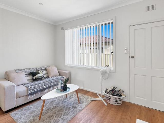 2 BEDROOM UNIT