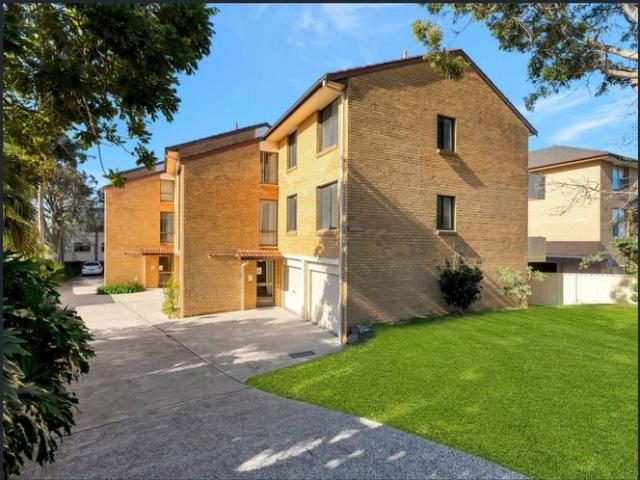 2 BEDROOM UNIT